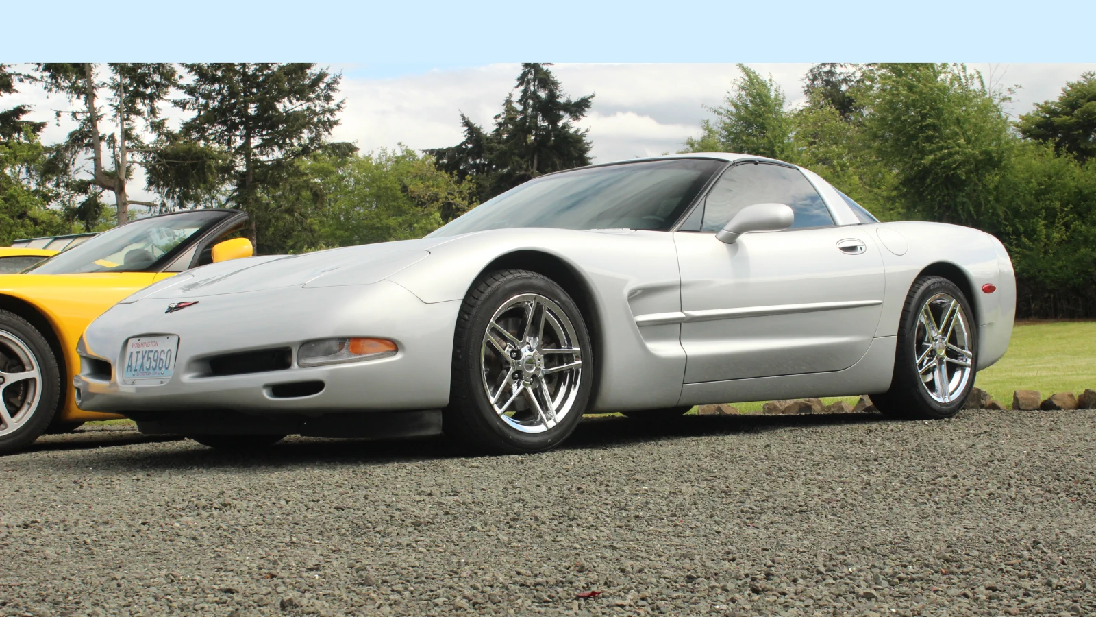 Click to Enlarge-Esc to Close Corvette Generations/C5/C5 2000 Sebring silv.webp